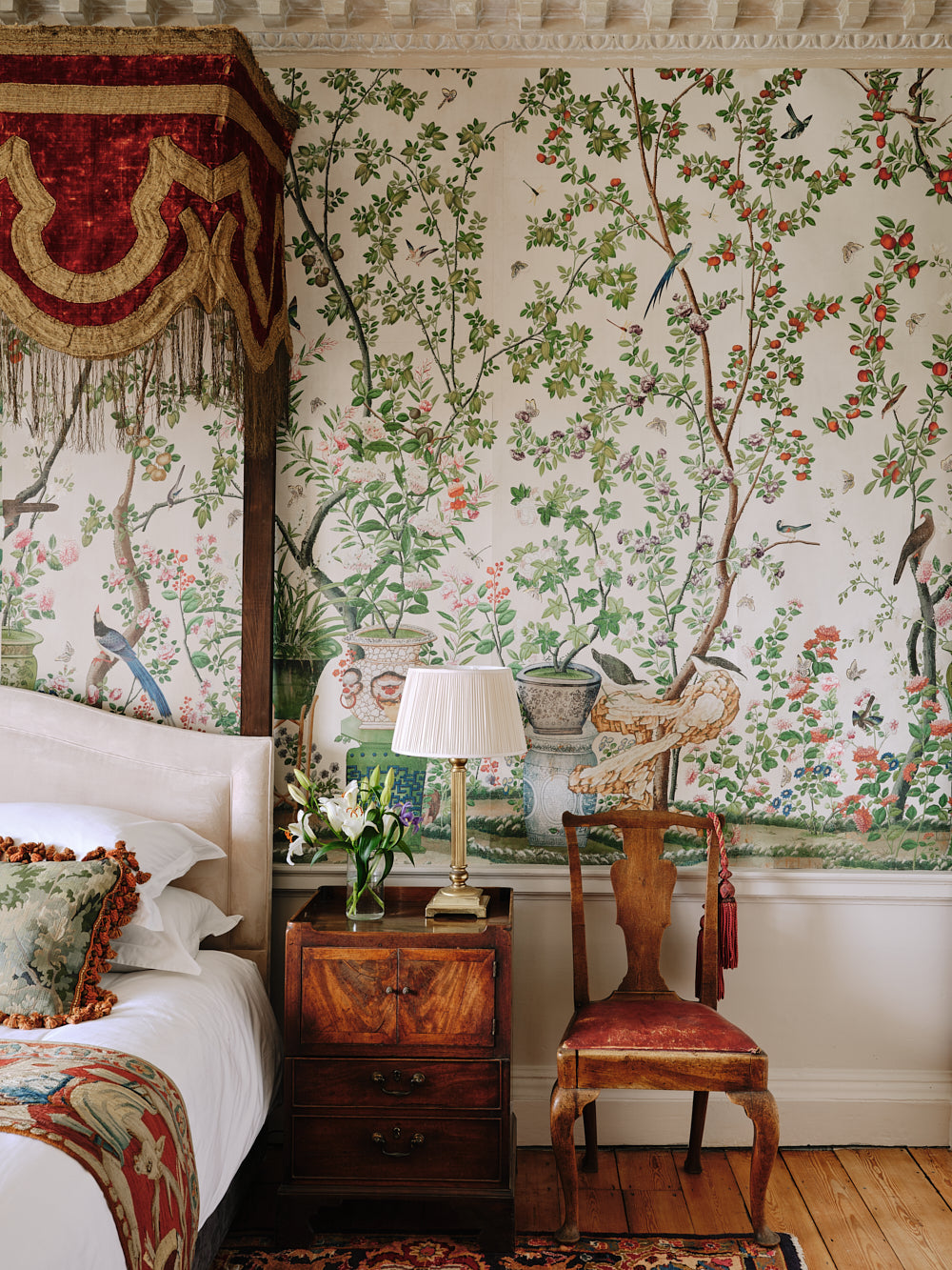 Chinoiserie Chic: A Summer Icon